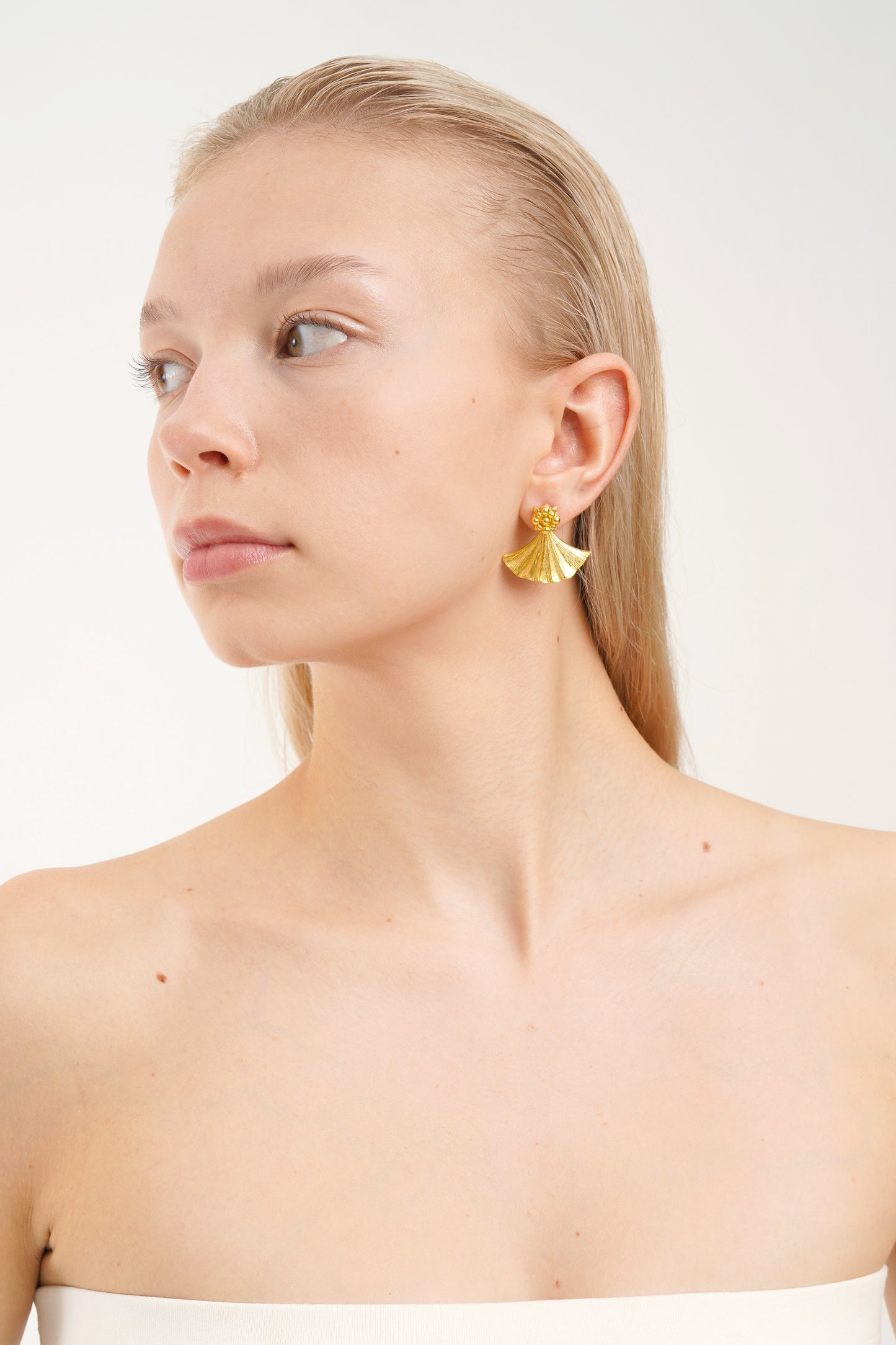 L Ivy Small Gingko Gold Earrings