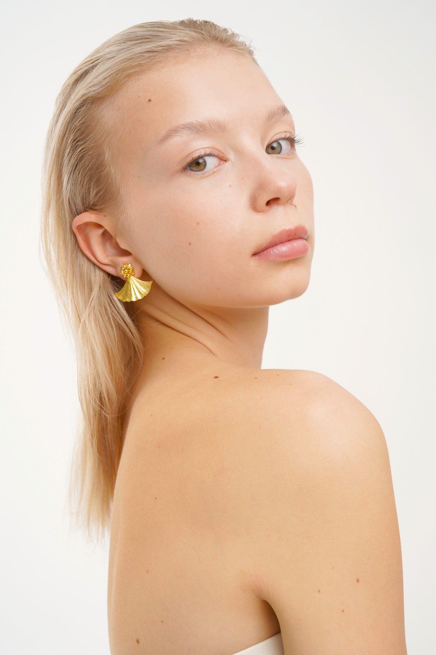 L Ivy Small Gingko Gold Earrings