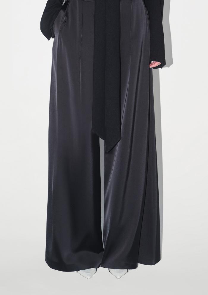 ROB Eve Siyah Pantolon