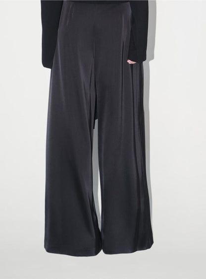 ROB Eve Siyah Pantolon