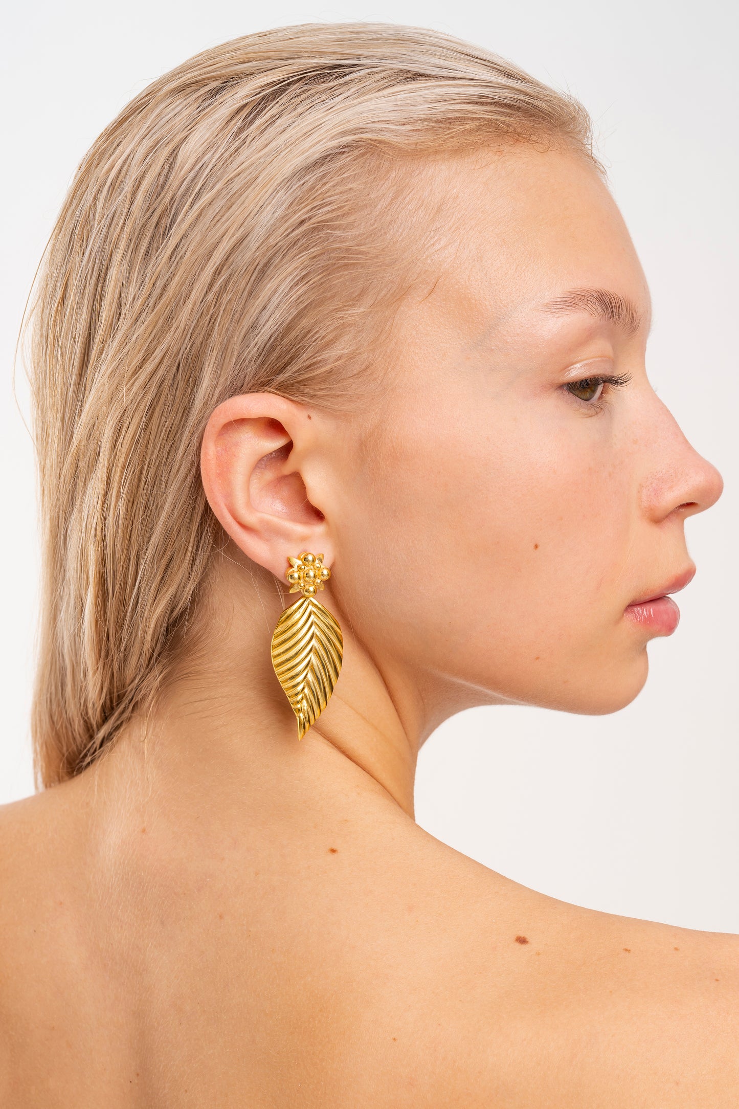 L Ivy Leaf Gold Earrings
