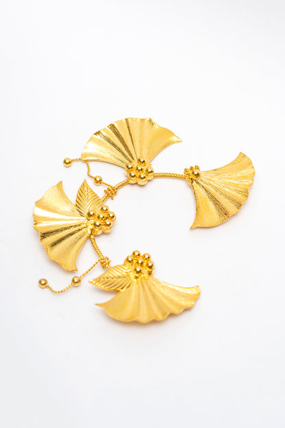 L Twisted Ivy Gold Ear Cuff