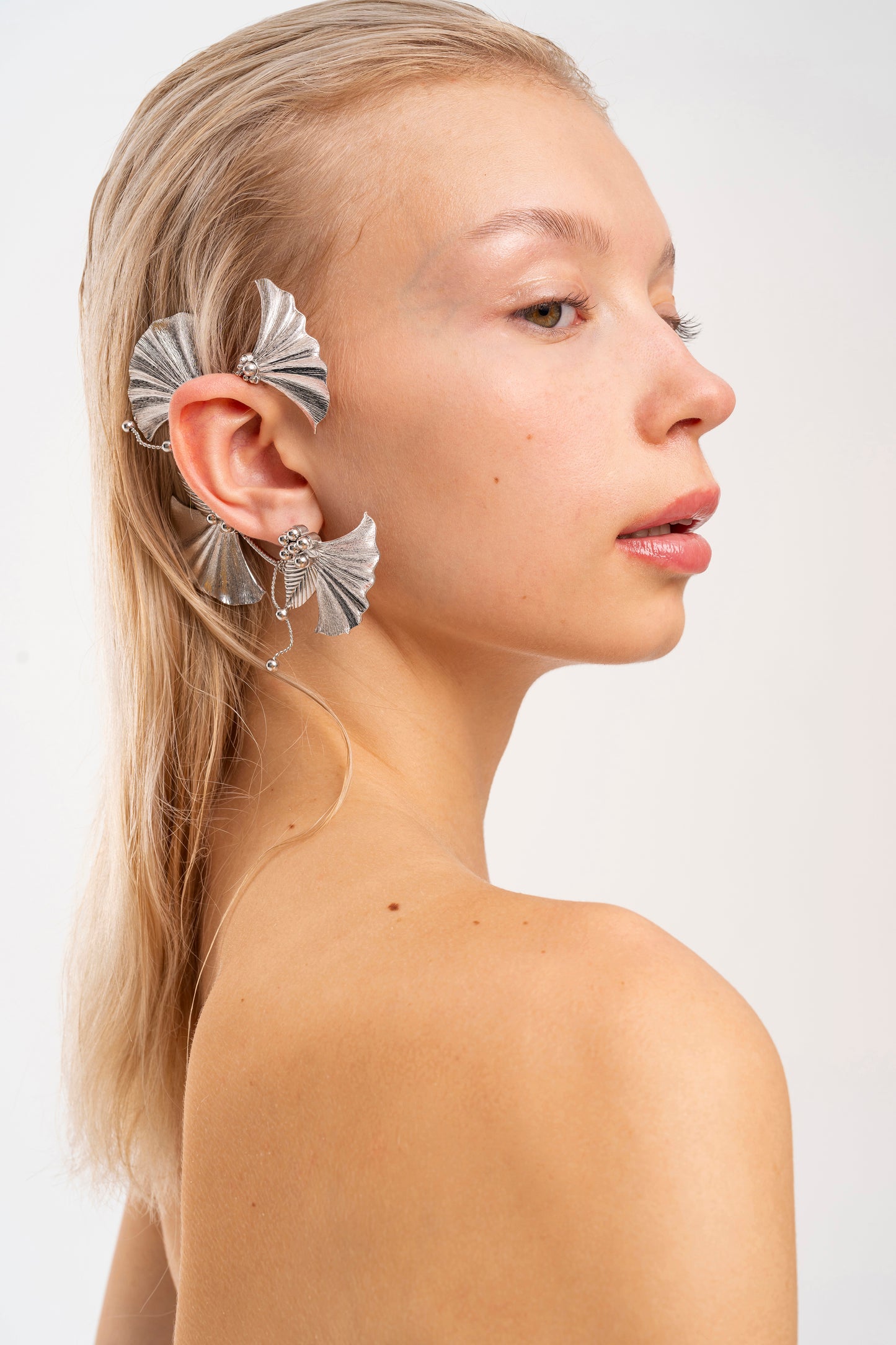 L Twisted Ivy Silver Ear Cuff